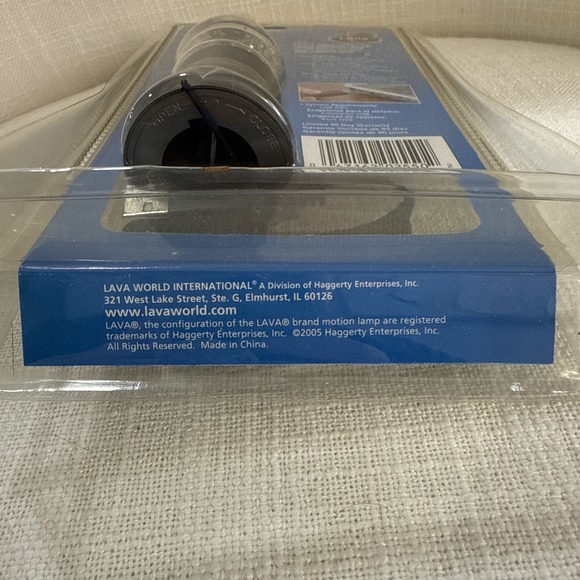 Lava Brand USB Mini Glitter Lamp Silver Base Purple Glitter Plug-In Light New - Picture 3 of 3